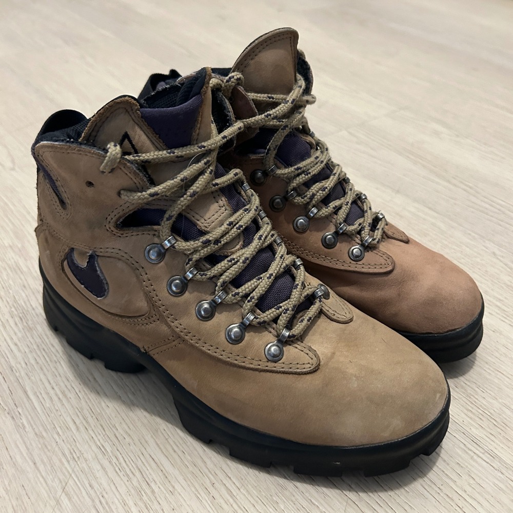 Vintage Nike ACG Air Hiking Boots Tan Nubuck Brown 148003-251 Womens 7 EU 38